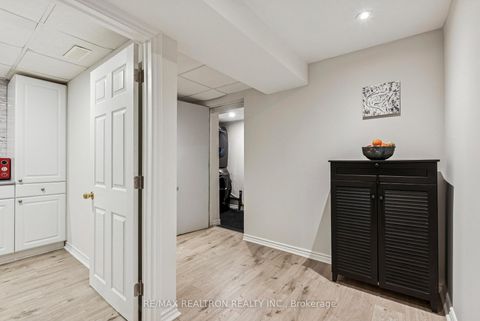 Photo 36 at 72 Saint Damian Avenue, Vellore Village, Vaughan