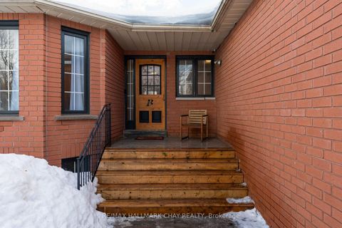 Photo 3 at 96 Brown Street, Holly, Barrie