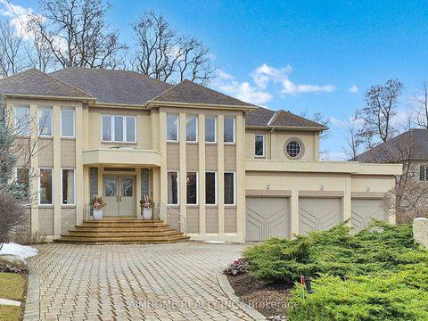 Photo 1 at 145 Renaissance Court, Beverley Glen, Vaughan