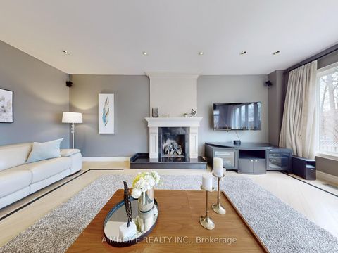 Photo 5 at 145 Renaissance Court, Beverley Glen, Vaughan