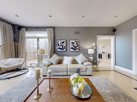 Photo 7 at 145 Renaissance Court, Beverley Glen, Vaughan