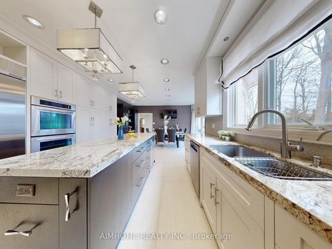 Photo 18 at 145 Renaissance Court, Beverley Glen, Vaughan