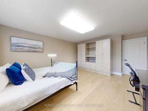 Photo 39 at 145 Renaissance Court, Beverley Glen, Vaughan