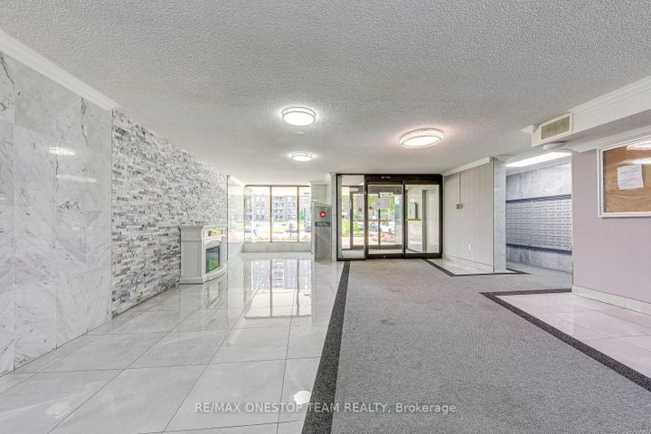 Photo 2 at 402 - 4 Kings Cross Road, Queen Street Corridor, Brampton