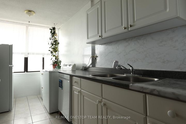 Photo 7 at 402 - 4 Kings Cross Road, Queen Street Corridor, Brampton