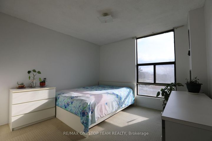 Photo 8 at 402 - 4 Kings Cross Road, Queen Street Corridor, Brampton