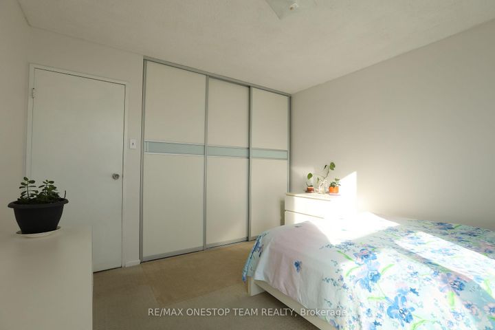 Photo 9 at 402 - 4 Kings Cross Road, Queen Street Corridor, Brampton