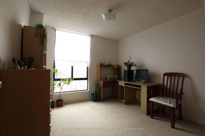 Photo 11 at 402 - 4 Kings Cross Road, Queen Street Corridor, Brampton