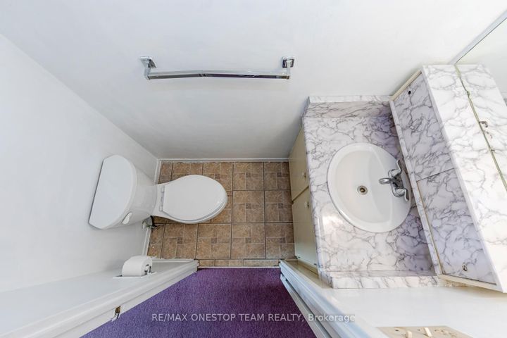 Photo 14 at 402 - 4 Kings Cross Road, Queen Street Corridor, Brampton