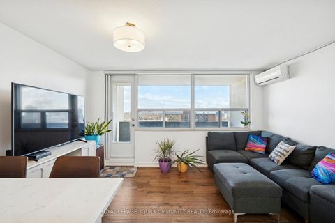 Photo 14 at 1606 - 40 Homewood Avenue, South St. James Town, Toronto