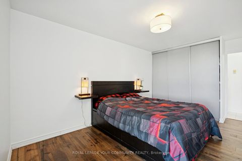 Photo 16 at 1606 - 40 Homewood Avenue, South St. James Town, Toronto