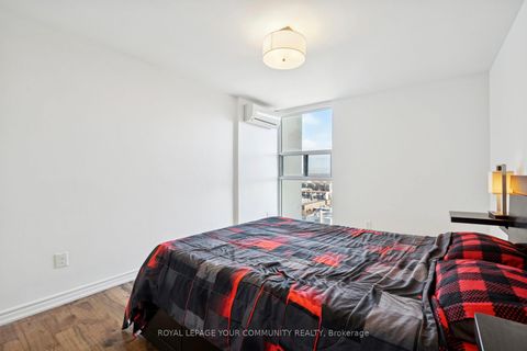 Photo 17 at 1606 - 40 Homewood Avenue, South St. James Town, Toronto