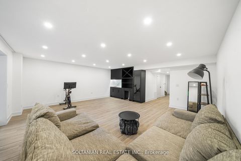 Photo 35 at 62 Inwood Avenue, East York, Toronto