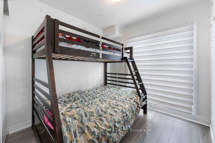 Photo 5 at 715 - 2635 William Jackson Drive, Duffin Heights, Pickering