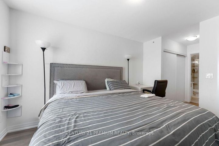 Photo 10 at 715 - 2635 William Jackson Drive, Duffin Heights, Pickering