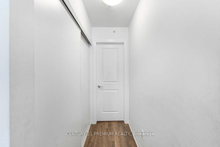 Photo 11 at 715 - 2635 William Jackson Drive, Duffin Heights, Pickering