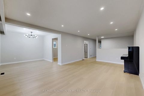 Photo 6 at 31 Angus Drive, Don Valley Village, Toronto