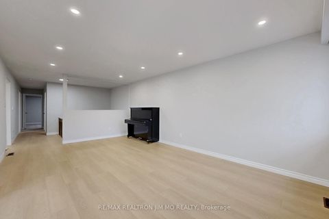 Photo 7 at 31 Angus Drive, Don Valley Village, Toronto