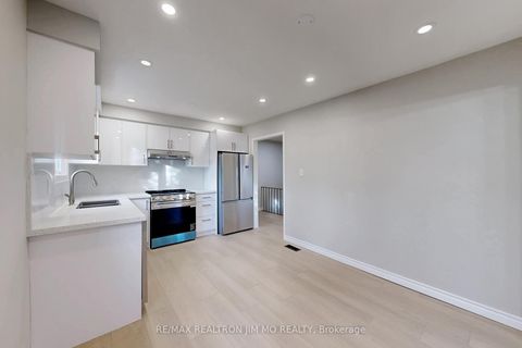 Photo 10 at 31 Angus Drive, Don Valley Village, Toronto