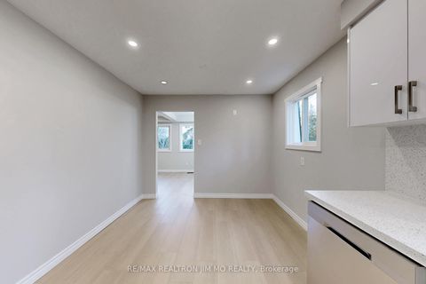 Photo 11 at 31 Angus Drive, Don Valley Village, Toronto