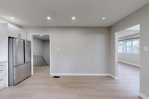 Photo 13 at 31 Angus Drive, Don Valley Village, Toronto