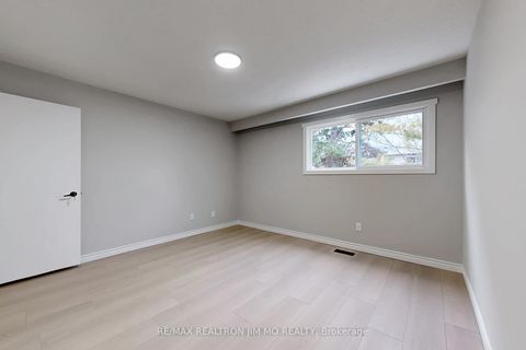 Photo 18 at 31 Angus Drive, Don Valley Village, Toronto