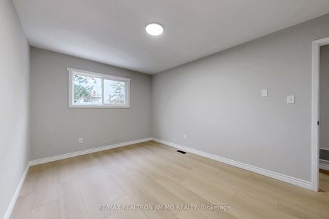 Photo 22 at 31 Angus Drive, Don Valley Village, Toronto