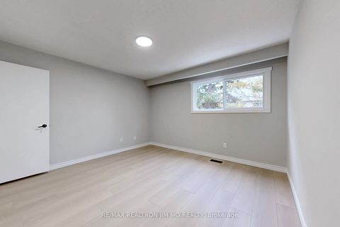 Photo 26 at 31 Angus Drive, Don Valley Village, Toronto