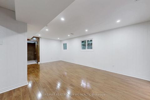 Photo 34 at 31 Angus Drive, Don Valley Village, Toronto