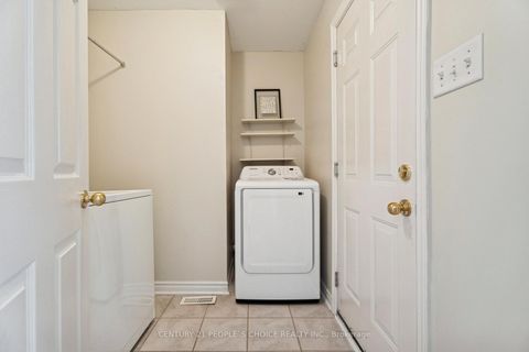 Photo 4 at 136 Marsellus Drive, Holly, Barrie