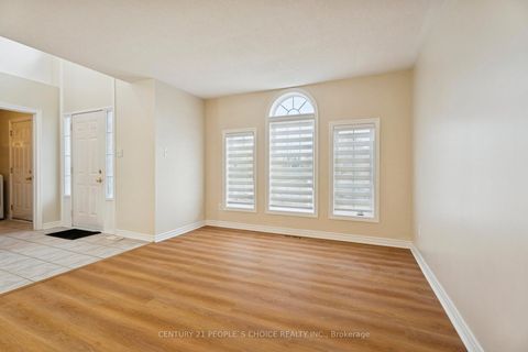 Photo 8 at 136 Marsellus Drive, Holly, Barrie