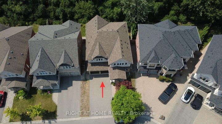 Photo 2 at 67 Timna Crescent, Patterson, Vaughan