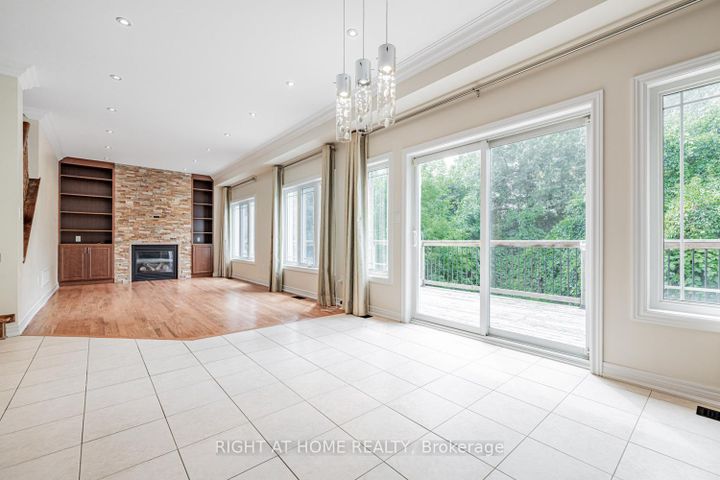 Photo 9 at 67 Timna Crescent, Patterson, Vaughan