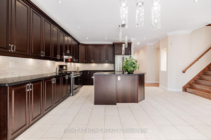 Photo 12 at 67 Timna Crescent, Patterson, Vaughan