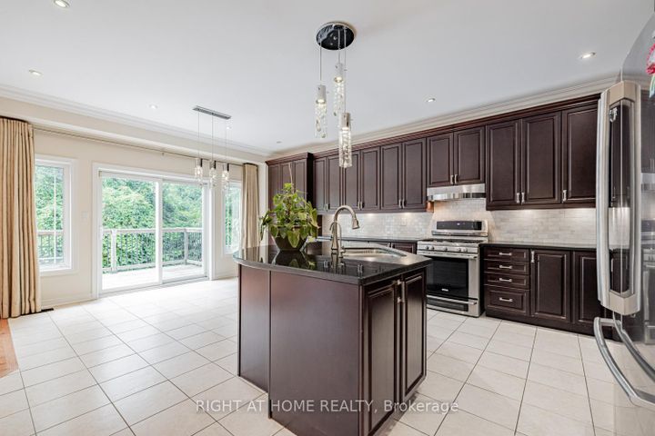 Photo 15 at 67 Timna Crescent, Patterson, Vaughan