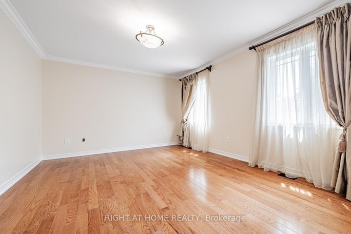 Photo 22 at 67 Timna Crescent, Patterson, Vaughan