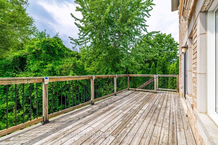 Photo 33 at 67 Timna Crescent, Patterson, Vaughan