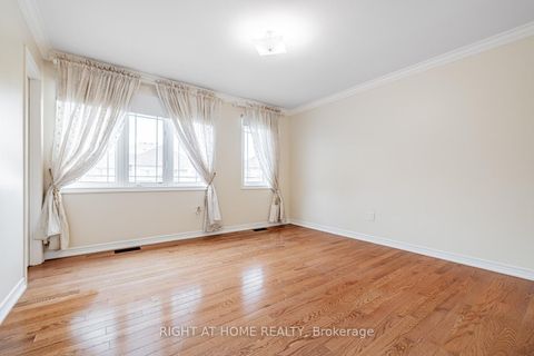 Photo 19 at 67 Timna Crescent, Patterson, Vaughan