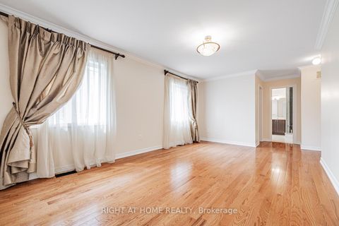 Photo 21 at 67 Timna Crescent, Patterson, Vaughan