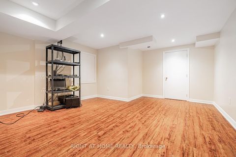 Photo 32 at 67 Timna Crescent, Patterson, Vaughan