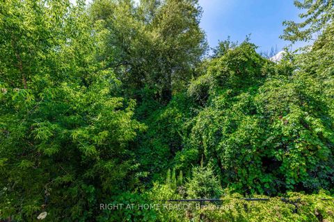 Photo 35 at 67 Timna Crescent, Patterson, Vaughan