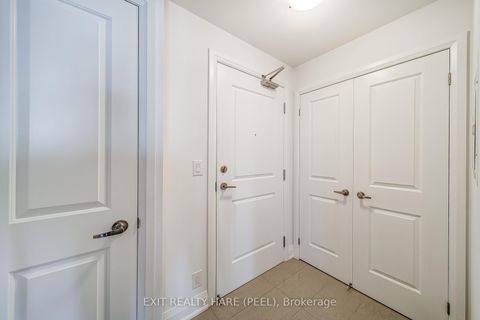 Photo 4 at 706 - 12 Woodstream Boulevard, Vaughan Grove, Vaughan