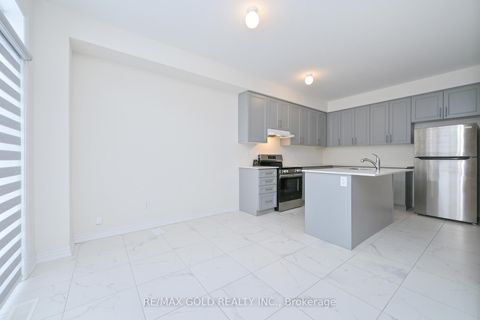 Photo 9 at 1345 Davis Loop, Lefroy, Innisfil