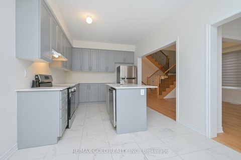 Photo 10 at 1345 Davis Loop, Lefroy, Innisfil