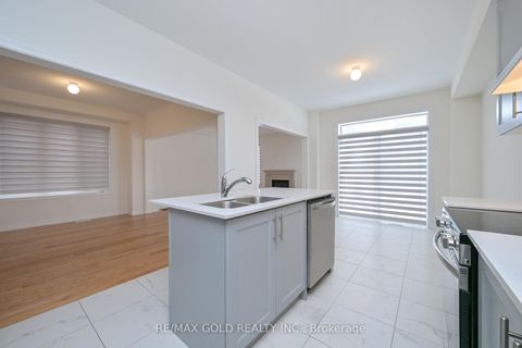 Photo 12 at 1345 Davis Loop, Lefroy, Innisfil