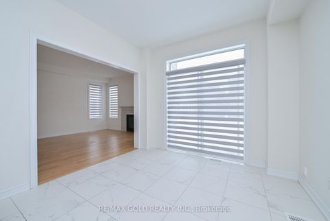 Photo 13 at 1345 Davis Loop, Lefroy, Innisfil