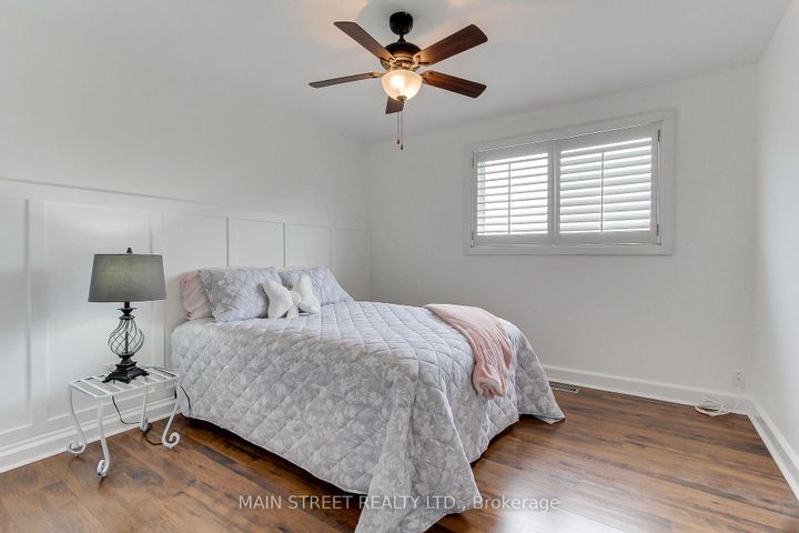Photo 17 at 124 Lee Avenue, Bradford, Bradford West Gwillimbury