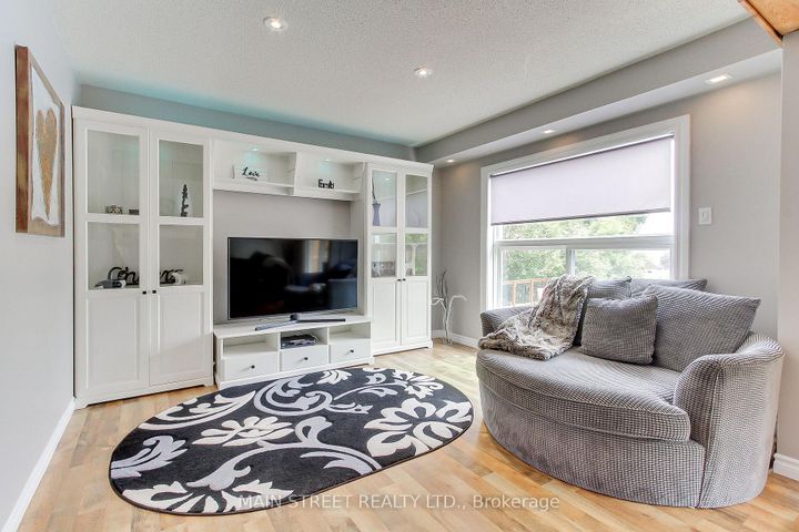 Photo 20 at 124 Lee Avenue, Bradford, Bradford West Gwillimbury