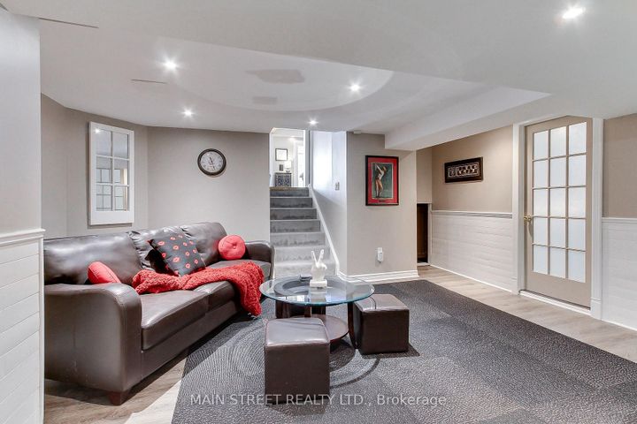 Photo 23 at 124 Lee Avenue, Bradford, Bradford West Gwillimbury