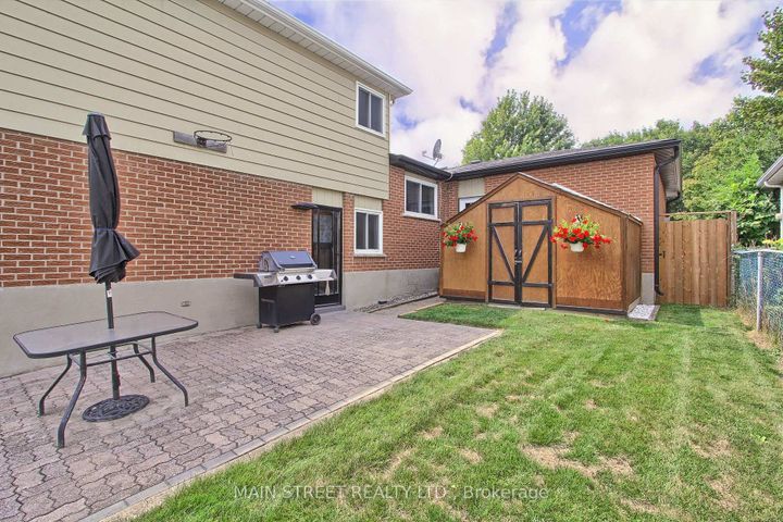 Photo 32 at 124 Lee Avenue, Bradford, Bradford West Gwillimbury